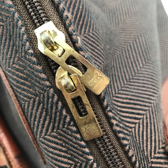 The French Company Duffel Bag in Herringbone Pattern with accessories - Picture 5 of 17